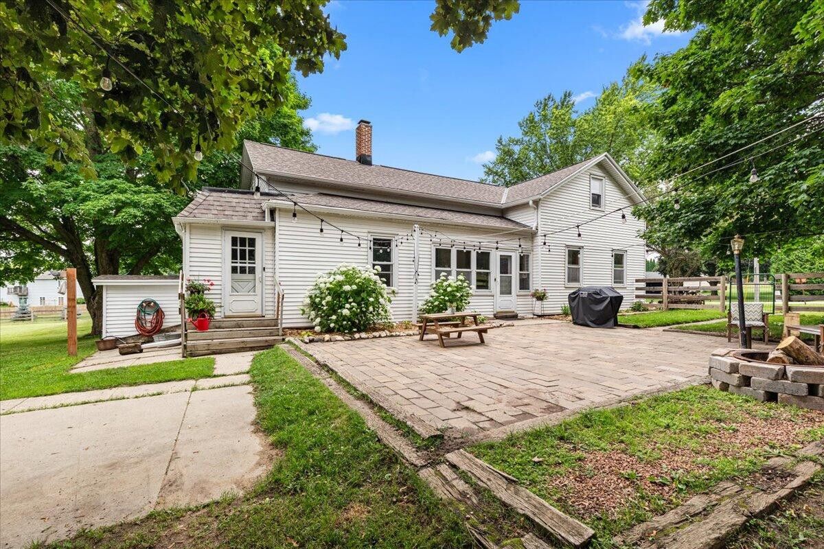 $599,900

613 County Highway H -

Farmington, WI 53021